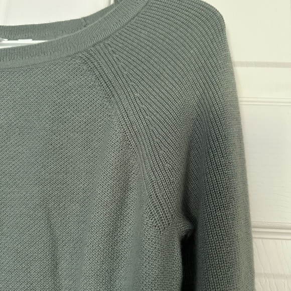 GAP Knit Sweater - Picture 3 of 5